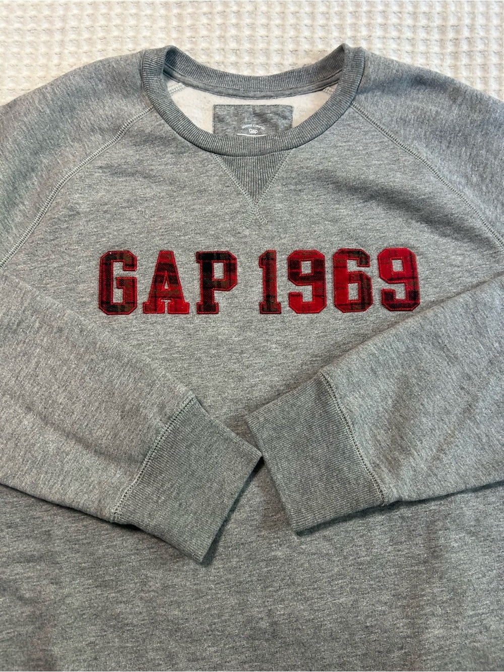 Gap 1969 Gray Crewneck Sweatshirt Red Plaid Logo Size L